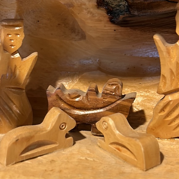 Wood Carved Nativity.  Christmas Decor - Picture 5 of 16